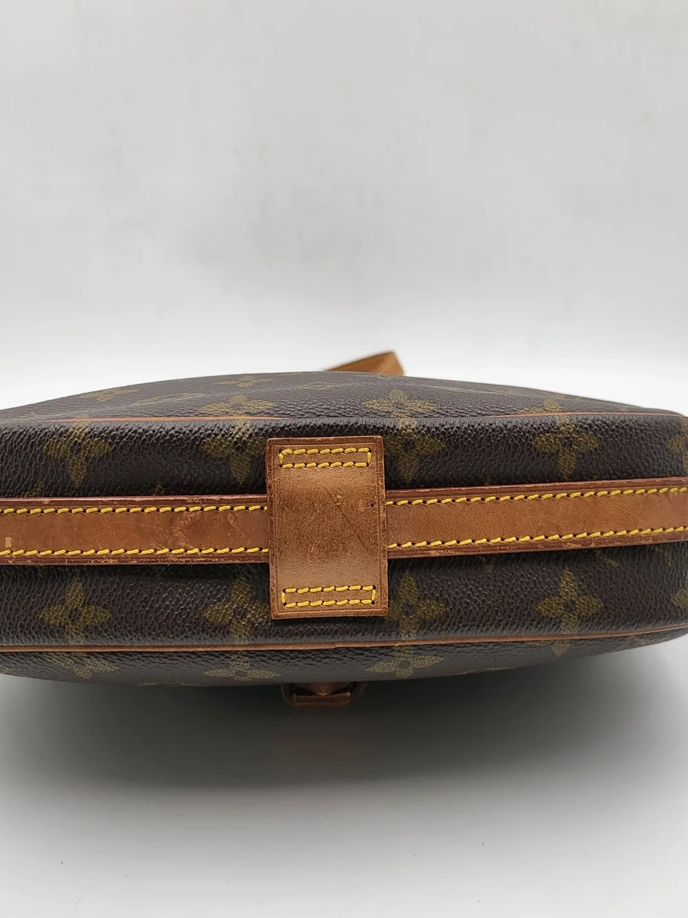 LOUIS VUITTON JEUNE FILLE MM Monogram Crossbody Bag..Authentic.. - Picture 3 of 16